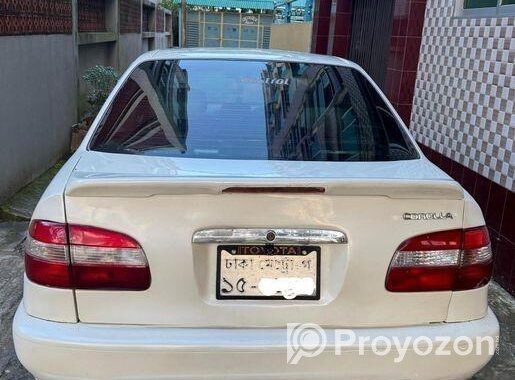 Toyota Corolla . 1997