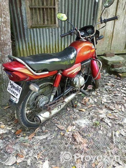 TVS Stryker . 2021