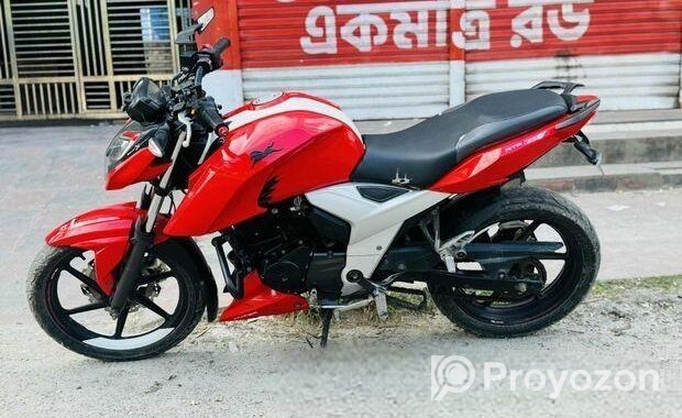 TVS Apache RTR . 2022
