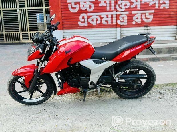 TVS Apache RTR . 2022
