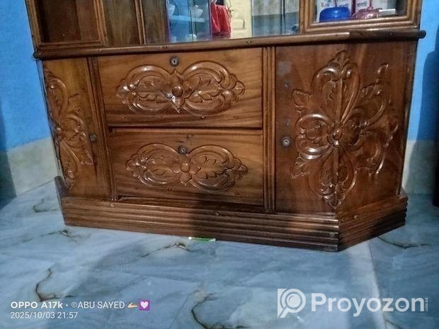 ড্রেসিং টেবিল