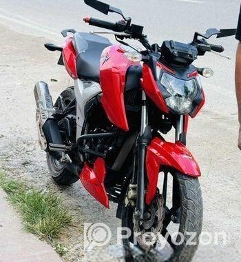 TVS Apache RTR . 2022