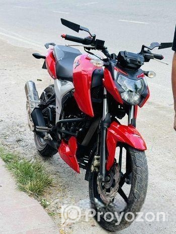 TVS Apache RTR . 2022