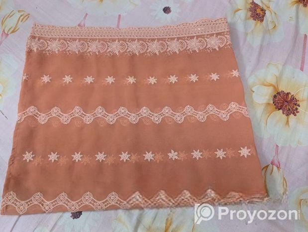 স্টাইলিশ পিচ (peach) রঙের এমব্রয়ডারি ও বিডসের কাজ করা কামিজ দোপাট