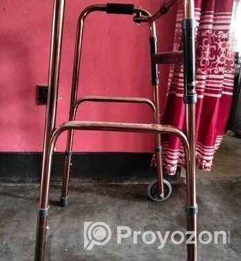 ২ চাকা বিষিষ্ট ওয়াকার। বয়স্ক রোগীদের জন্য।