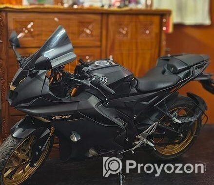 Yamaha R15 V4 . 2022