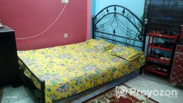 খাট ও ডাইনিং টেবিল বিক্রয়