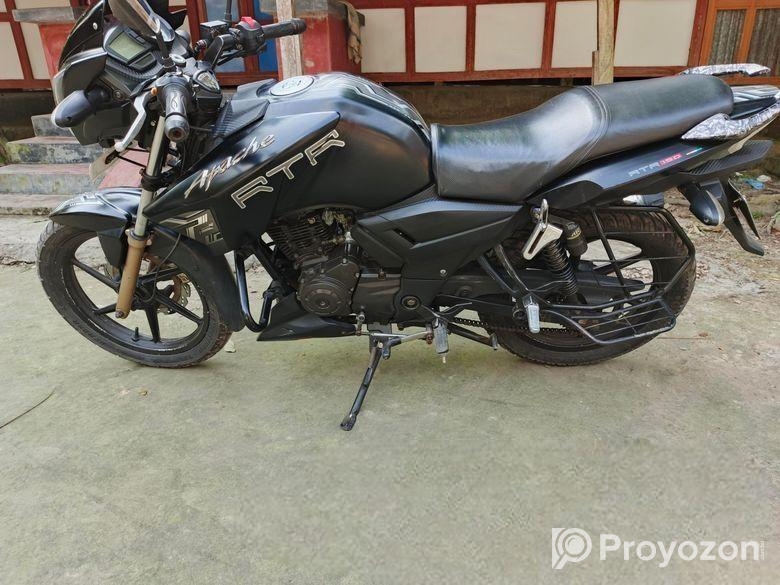 TVS APACHE RTR 150 . 2017