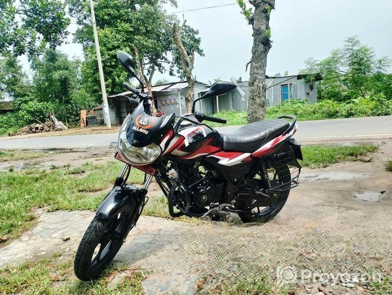 Bajaj Discover 125 Black Red 2021