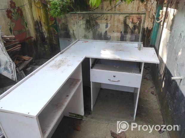 মোবাইল সার্ভিসিং টেবিল