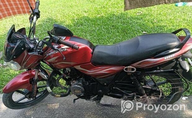 Bajaj Discover 100 . 2016