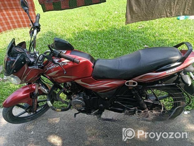 Bajaj Discover 100 . 2016