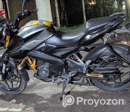 Bajaj Pulsar NS 160 . 2022