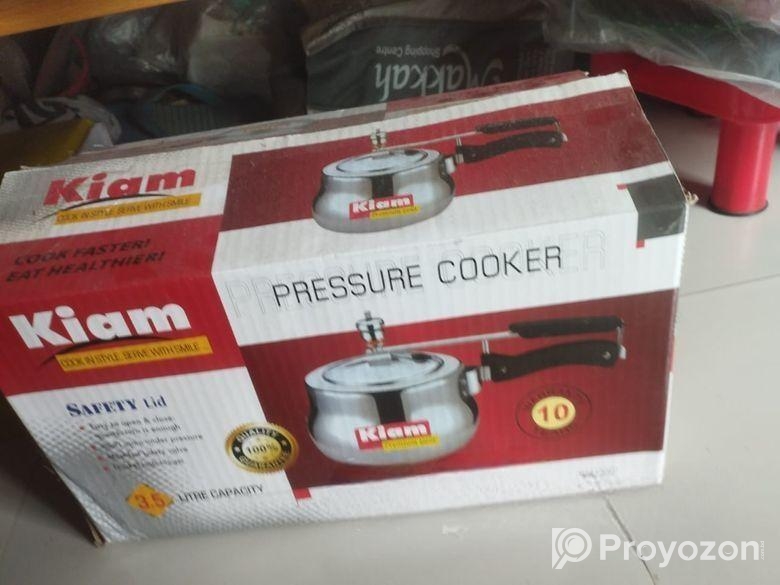 প্রেশারকুকার