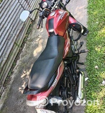 Bajaj Discover 100 . 2016