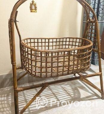 বেতের দোলনা