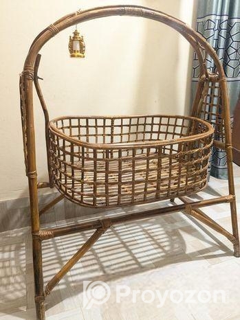 বেতের দোলনা