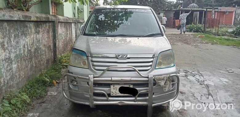 Toyota Noah x 2003