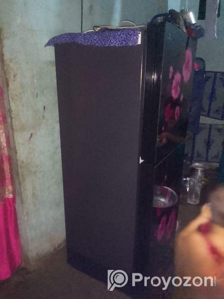 ফ্রিজ বিক্রি হবে