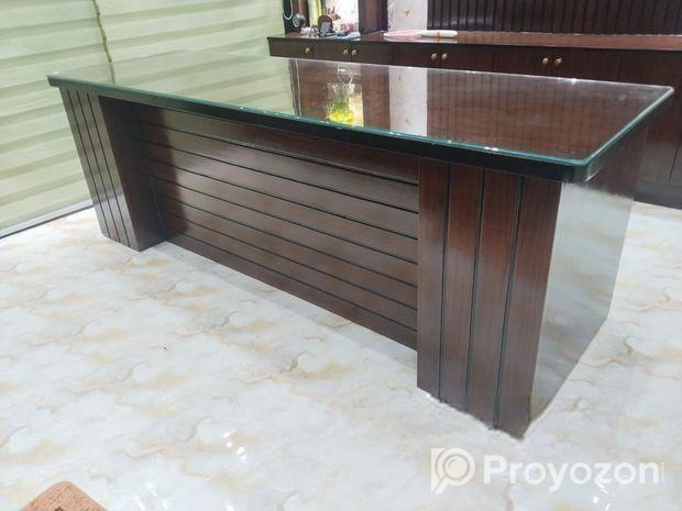 নতুন অফিসের জন্য বানানো হয়েছে এখন একটু বড় লাগছে তাই বিক্রি করা।