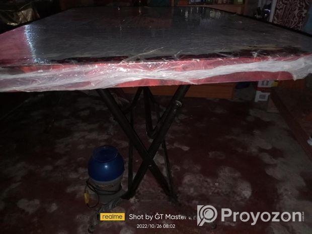 ডাইনিং,খাবার টেবিল