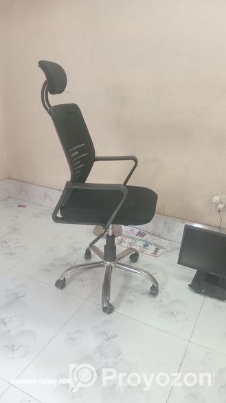 দামে কম মানে ভালো Luxurious চেয়ার।