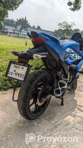 Suzuki Gixxer SF . 2021