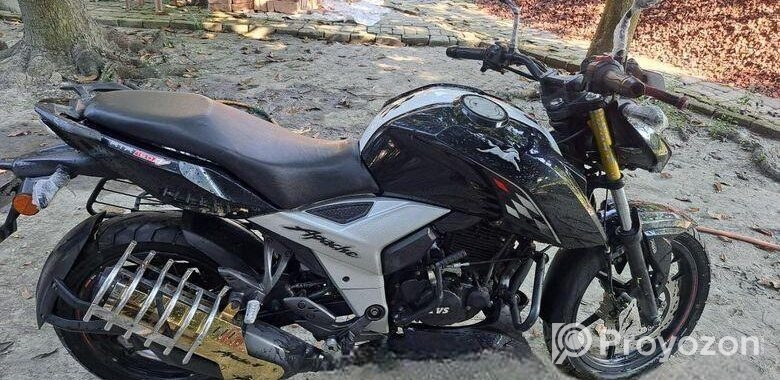 TVS Apache RTR BLACK 2024