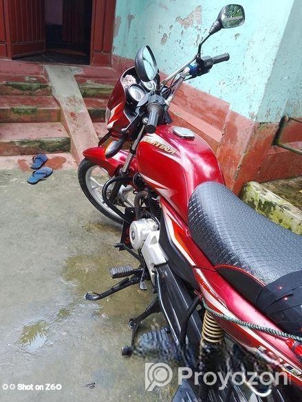 Bajaj Platina 100 . 2019
