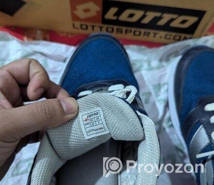 Lotto sports shoes