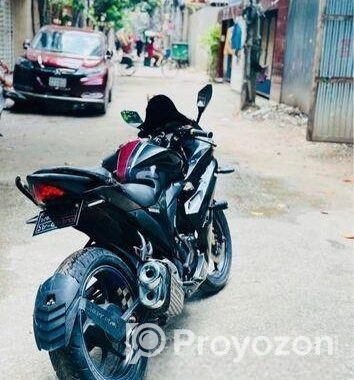 Suzuki Gixxer SF . 2017