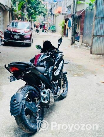 Suzuki Gixxer SF . 2017