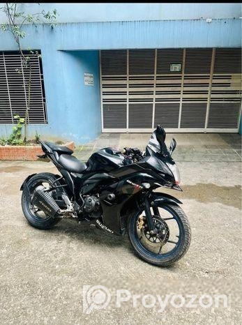 Suzuki Gixxer SF . 2017