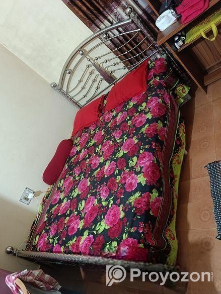 স্টিল খাট বিক্রি করা হবে