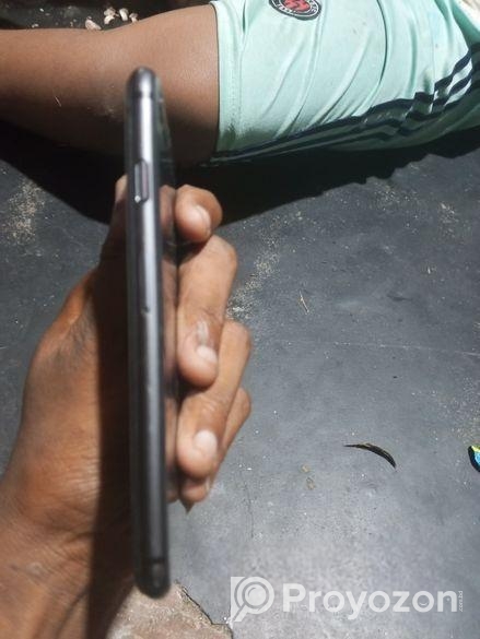 Apple iPhone 8 (Used)