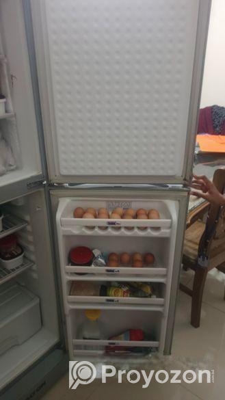 জরুরী ফ্রিজ বিক্রির জন্য