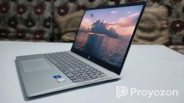 একটি HP Business Laptop বিক্রয় হবে।