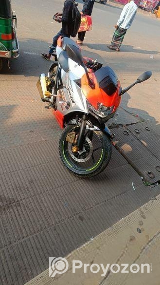 Suzuki Gixxer SF . 2024