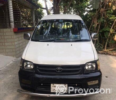 Toyota Noah Car 2003