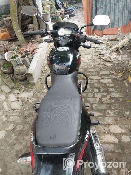 Bajaj Pulsar 150 . 2018