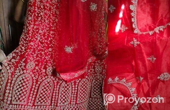 একদম নতুন লেহেঙ্গা বিক্রি করা হবে।