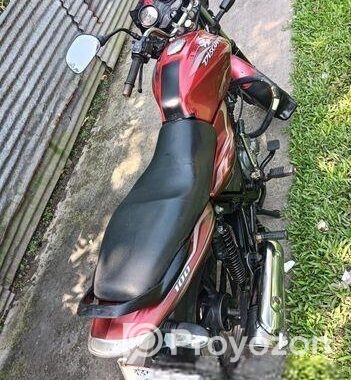 Bajaj Discover 100 . 2016