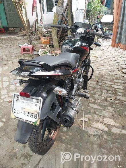 Bajaj Pulsar 150 . 2018