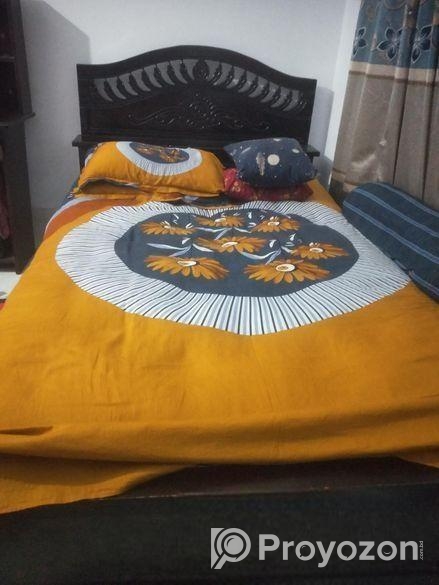 ৭ ফিট বাই ৪ খাট