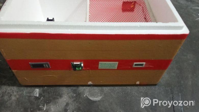 ডিম থেকে বাচ্চা ফুটানোর মেশিন