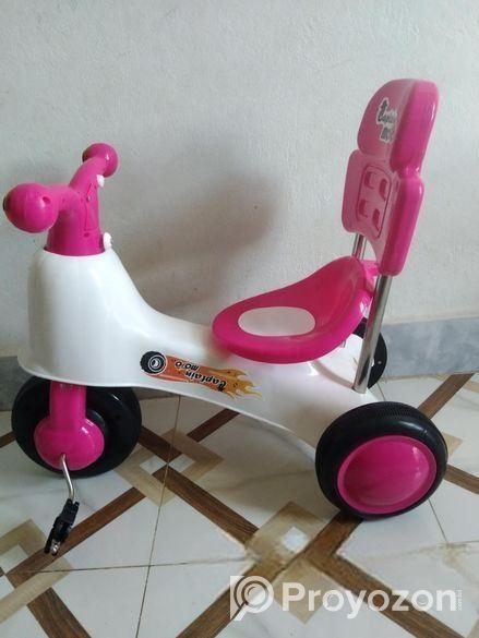 বাচ্চাদের সাইকেল বিক্রয় করা হবে।