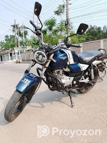 Bajaj V15 . 2019