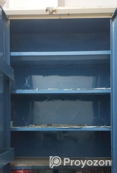 পুরাতন কিন্তু মজবুত ডাবল ডোর মেটালিক আলমারি (Steel Almirah) বিক্র