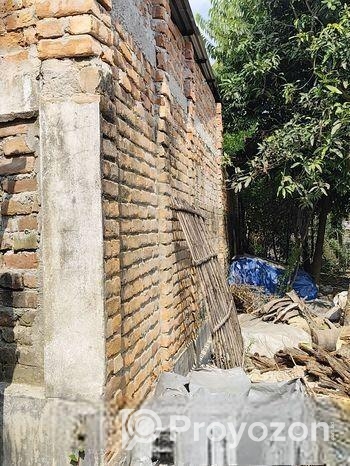 বাড়িসহ দুই শতক জায়গা বিক্রি করা হবে