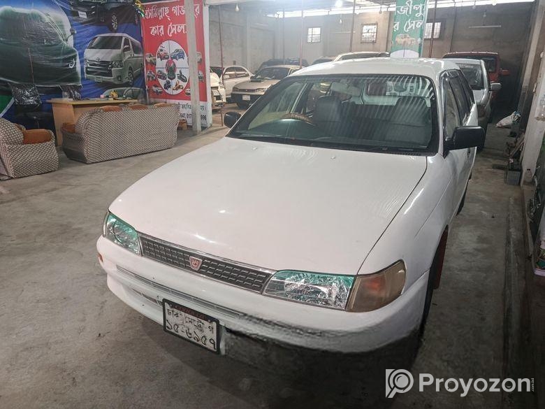Toyota Corolla . 1999